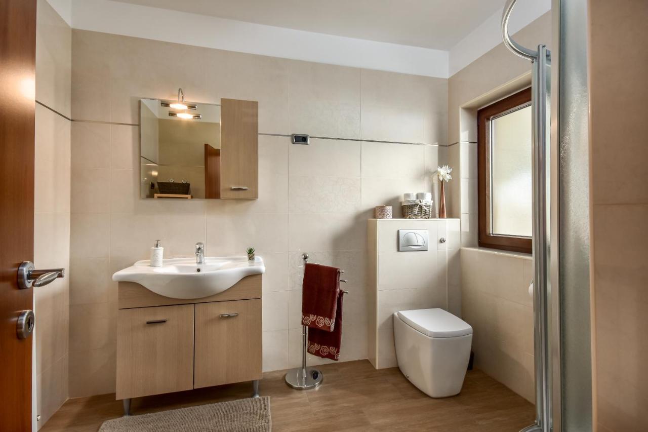 Apartman Grabar Roč Екстериор снимка