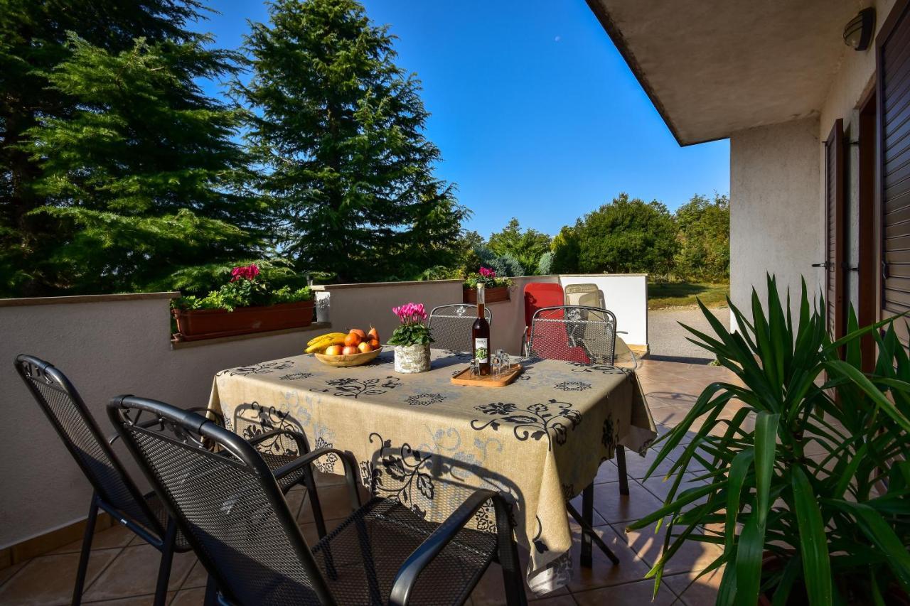 Apartman Grabar Roč Екстериор снимка
